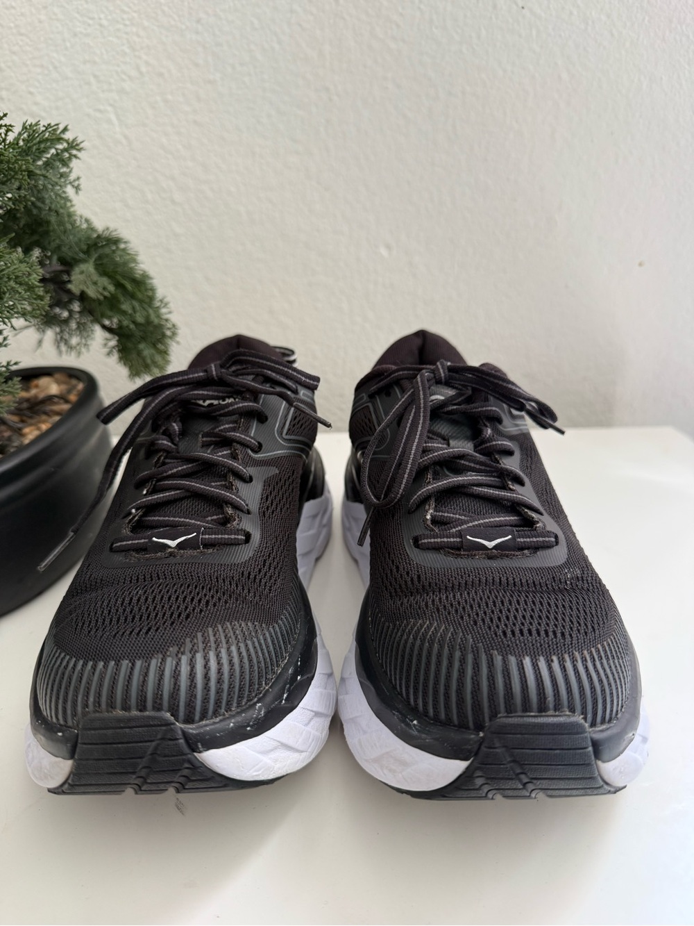 Hoka Bondi 7 women size 8 black and White Bondi 7 Women's Athletic - Picture 2 of 14